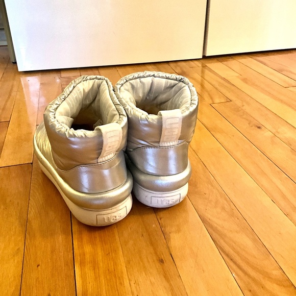 UGG Silver Winter Boots size 8 - Picture 4 of 9